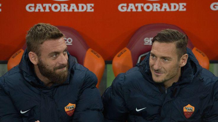 Totti si riprende in mano la sua Roma. Clamorosa voce delle ultime ore: Daniele De Rossi potrebbe essere il nuovo tecnico giallorosso.