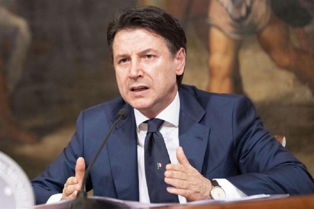 Il Premier Conte in conferenza stampa alle 20:15 Segui la diretta www.peoplexpress.it
